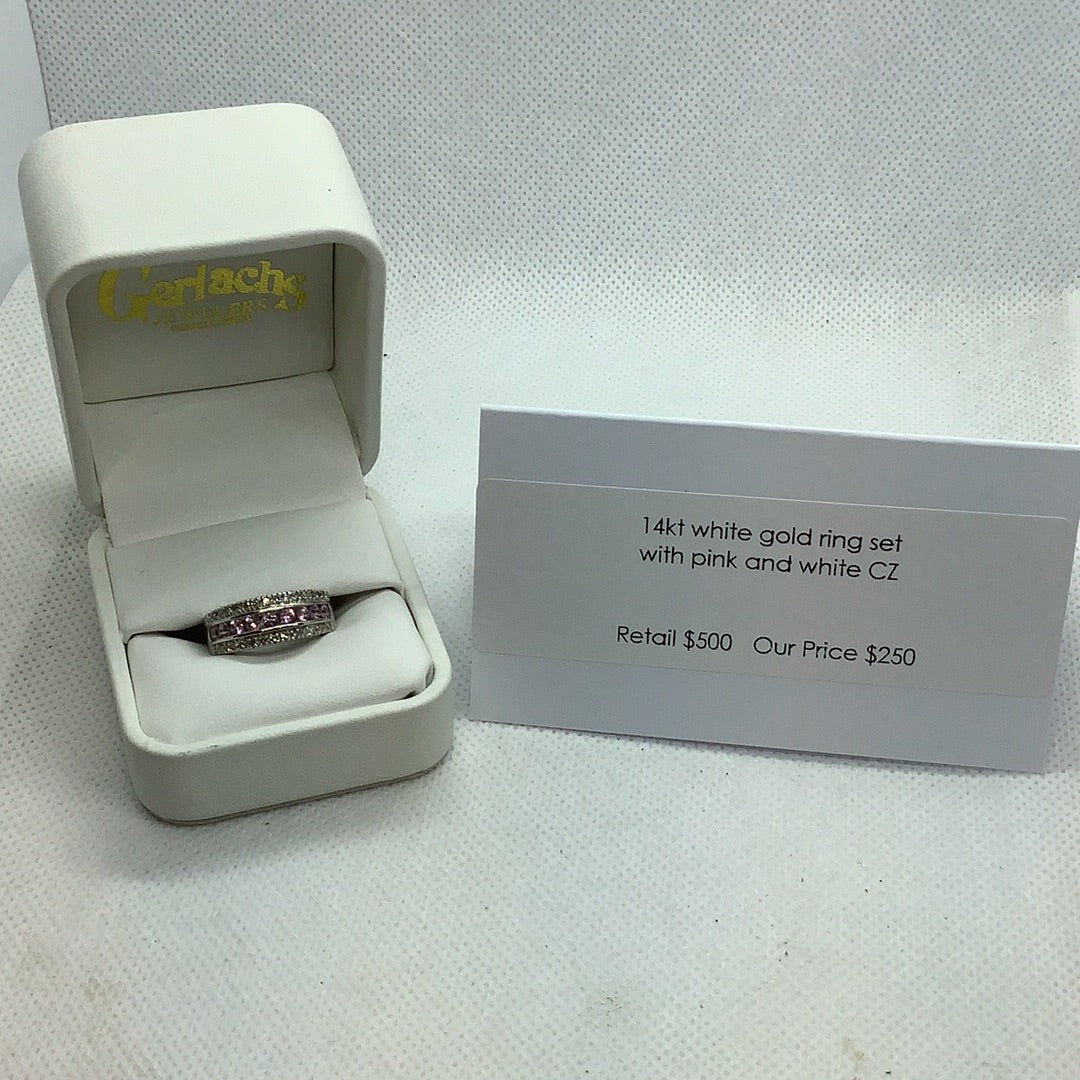 14 kt white gold ring