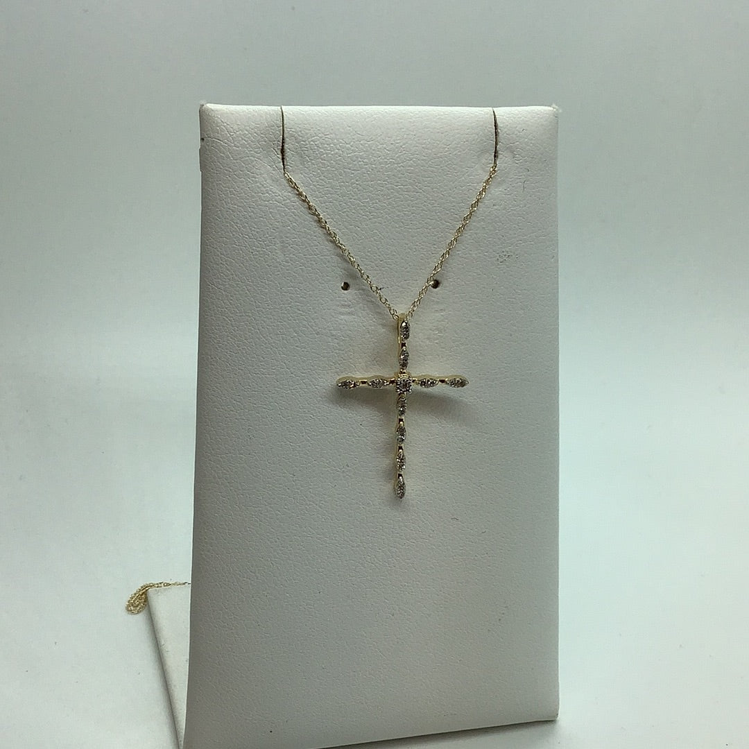 10 kt yellow gold diamond cross necklace