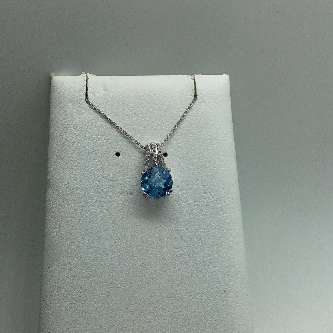 14 kt white gold blue topaz pendant necklace