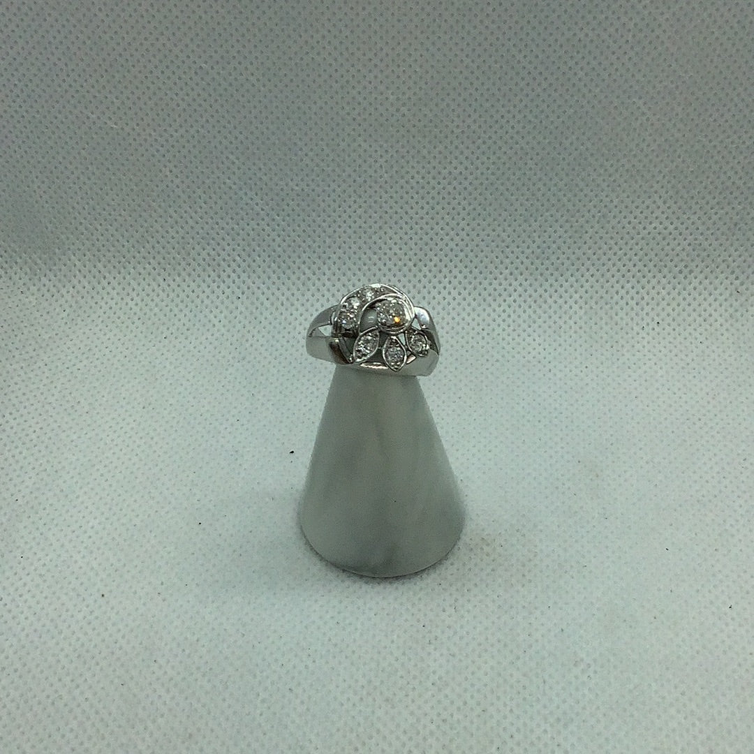 Diamond swirl ring