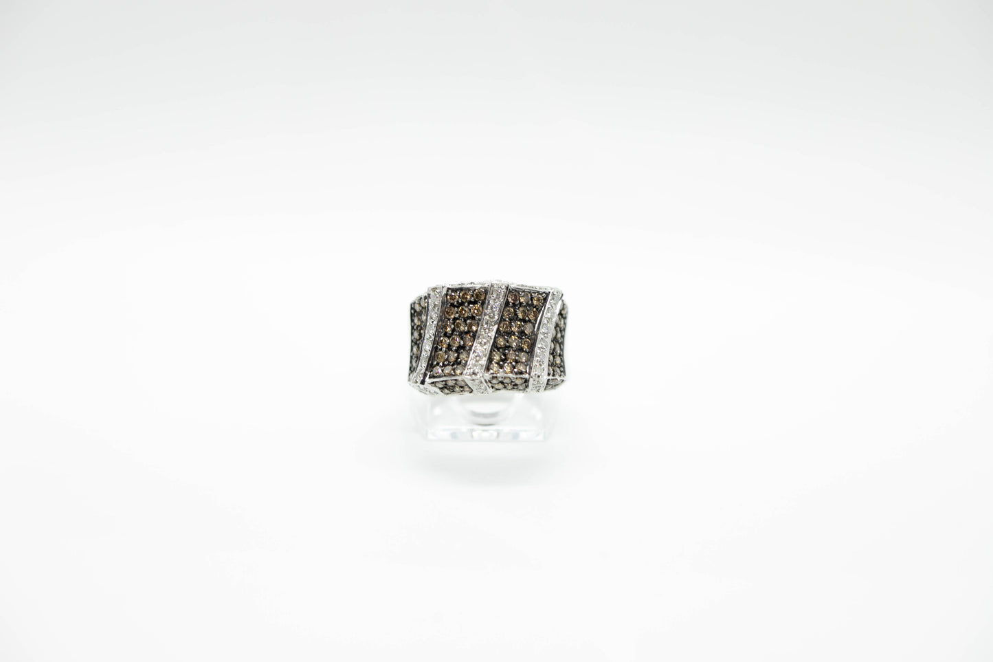 White and chocolate Diamond ring