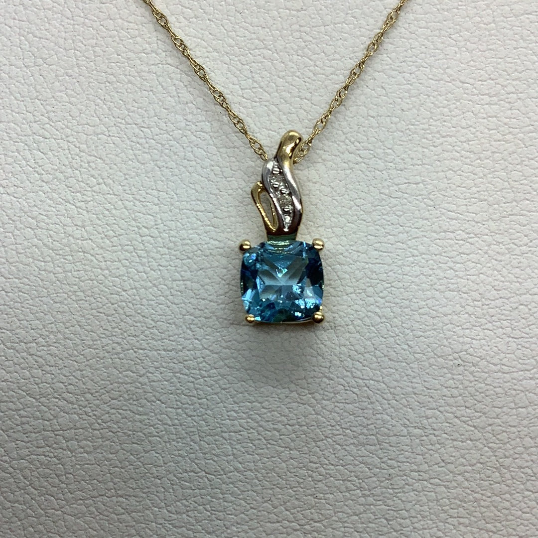Blue topaz pendant,