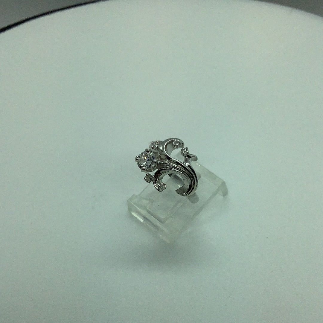Diamond swirl ring