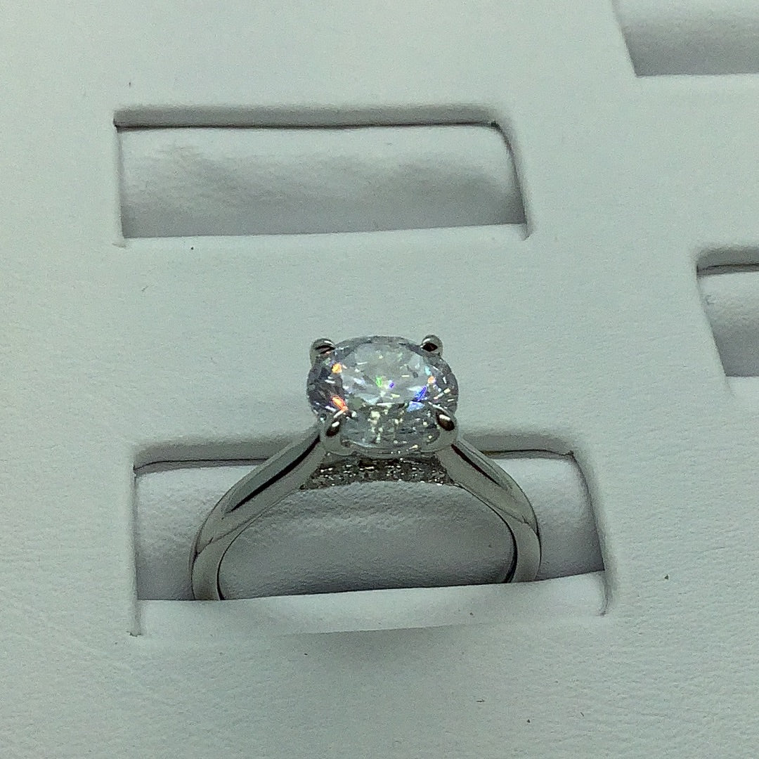 Diamond engagement ring setting