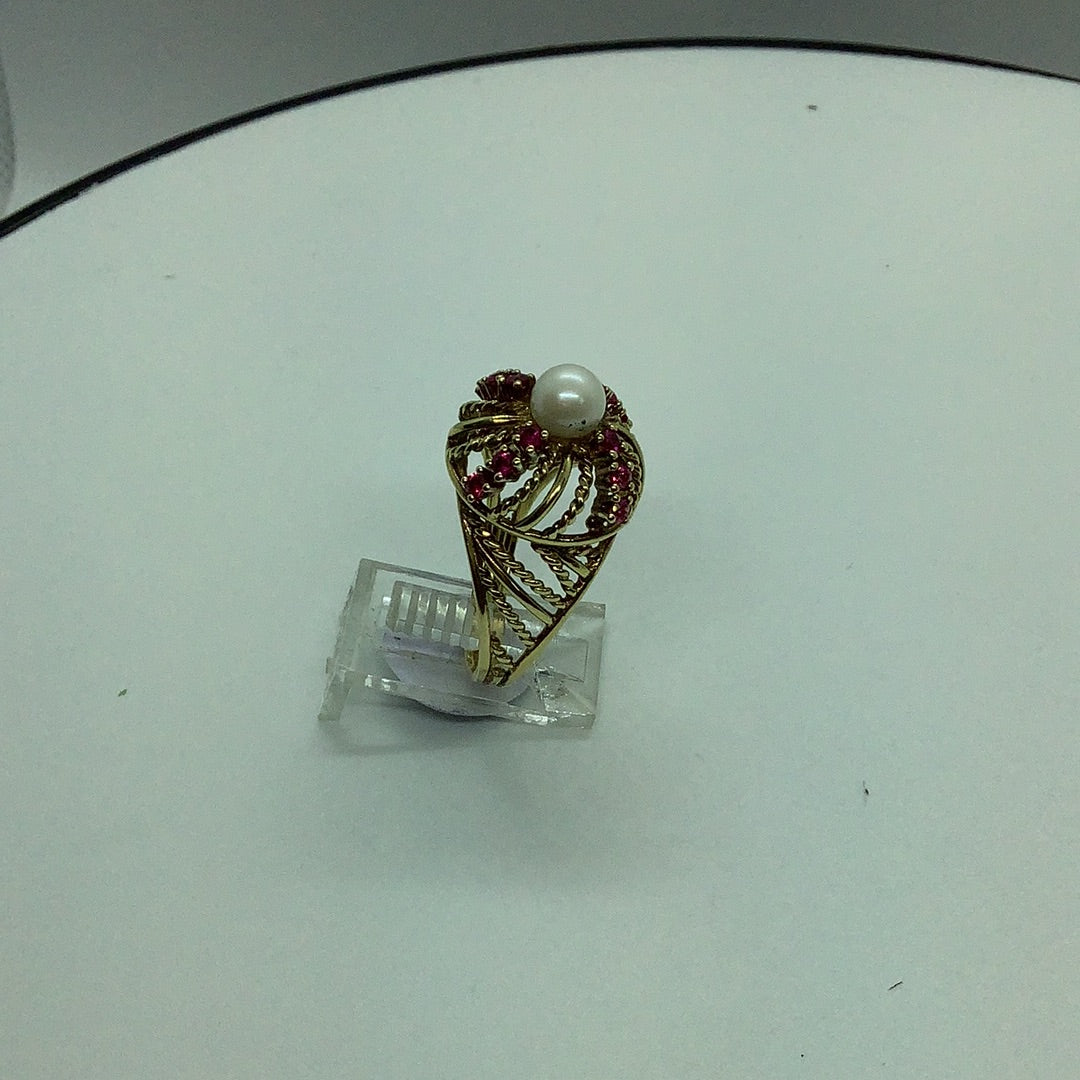 Pearl and Ruby ring