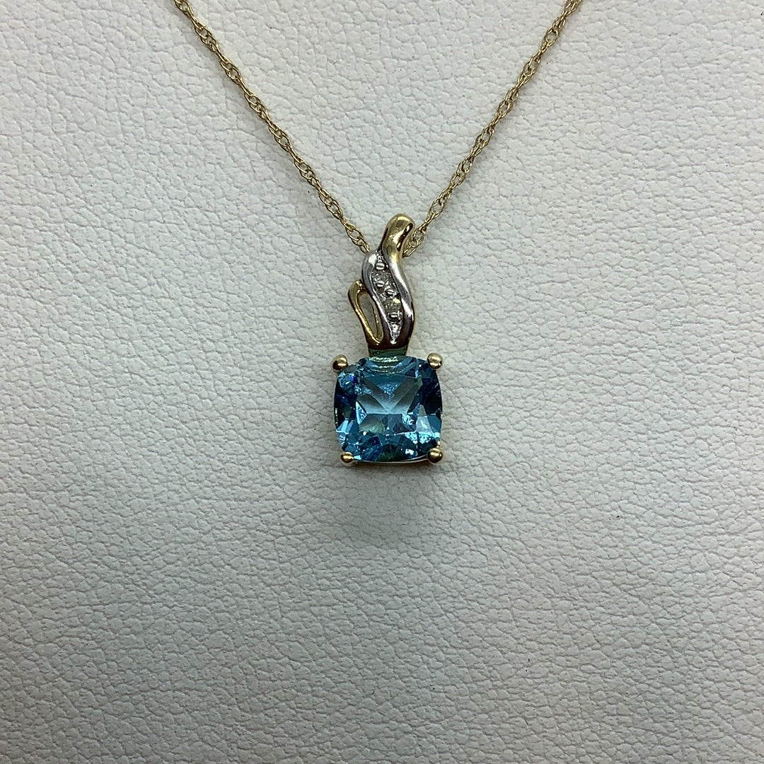 Blue topaz pendant,