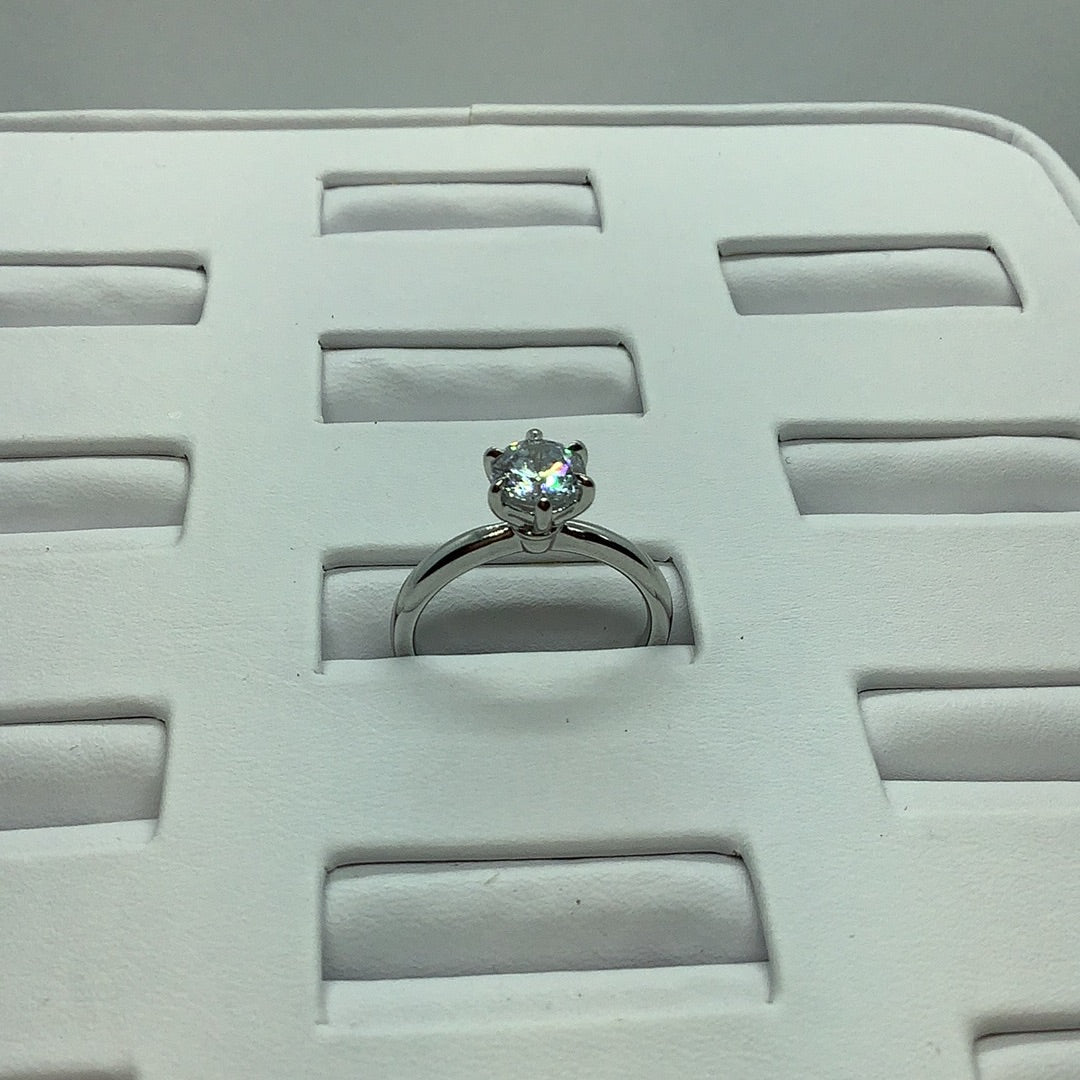 Diamond engagement ring setting