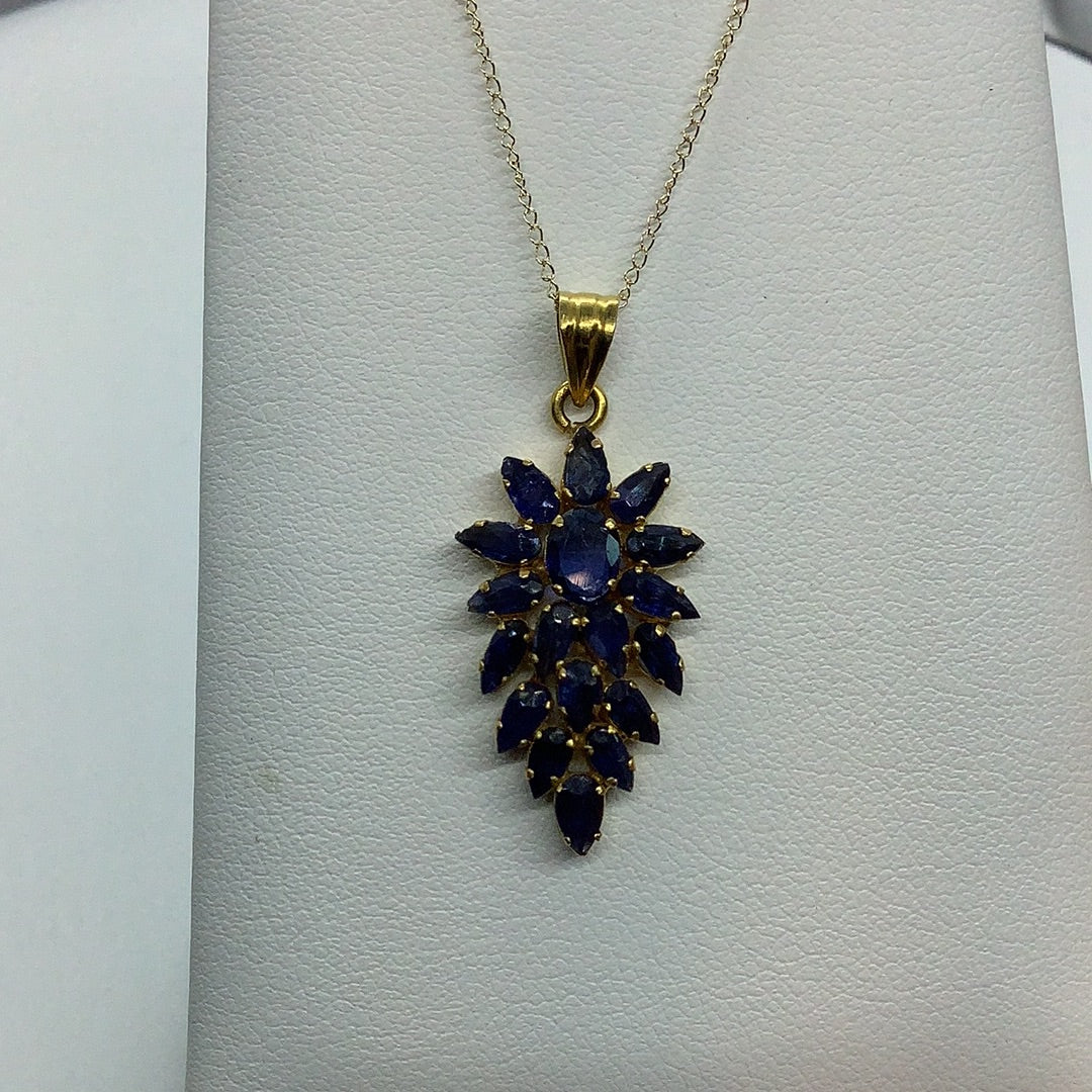Sapphire cluster pendant