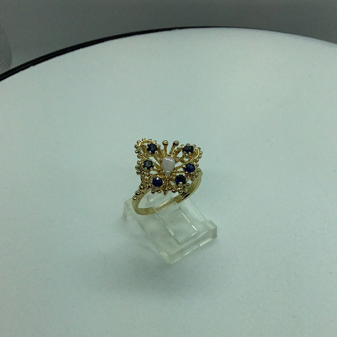 Opal and sapphire ring