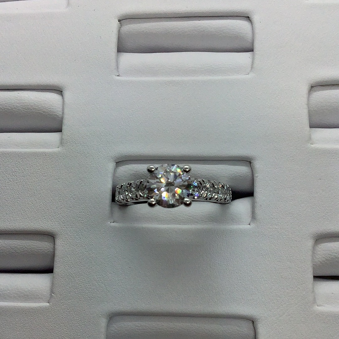 Diamond engagement ring setting