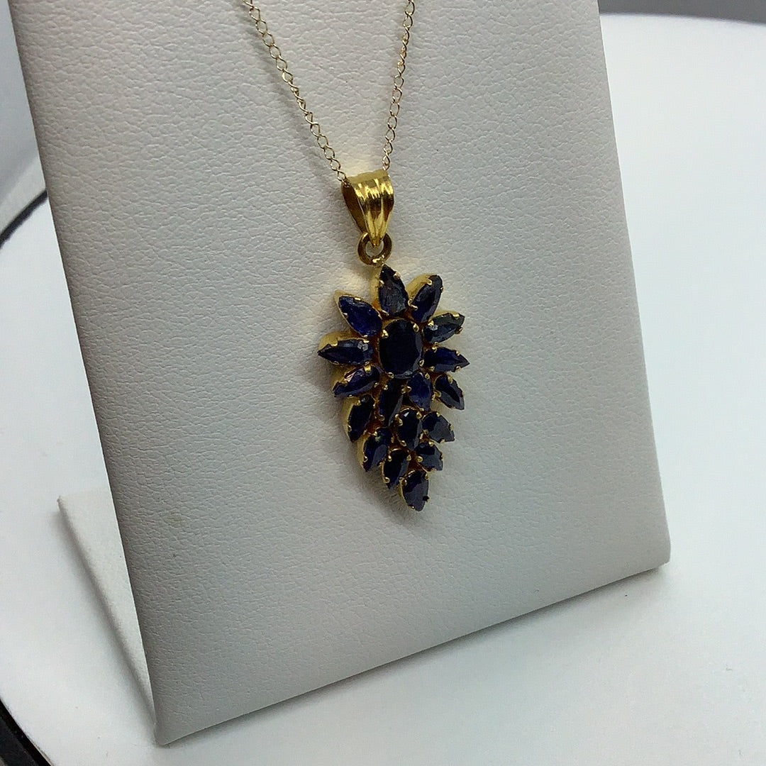Sapphire cluster pendant