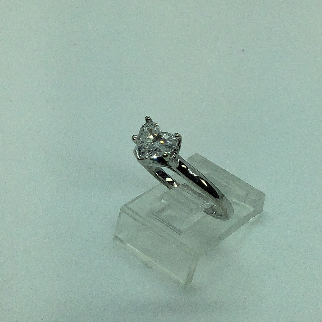 Diamond engagement ring