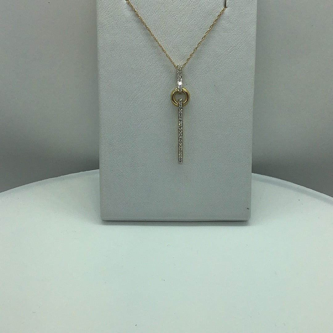 Diamond pendant necklace