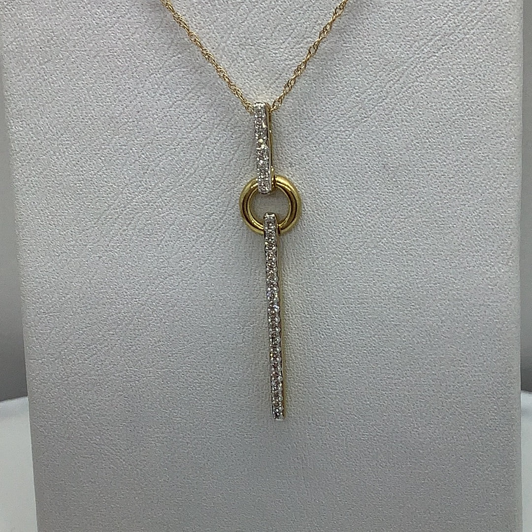 Diamond pendant necklace
