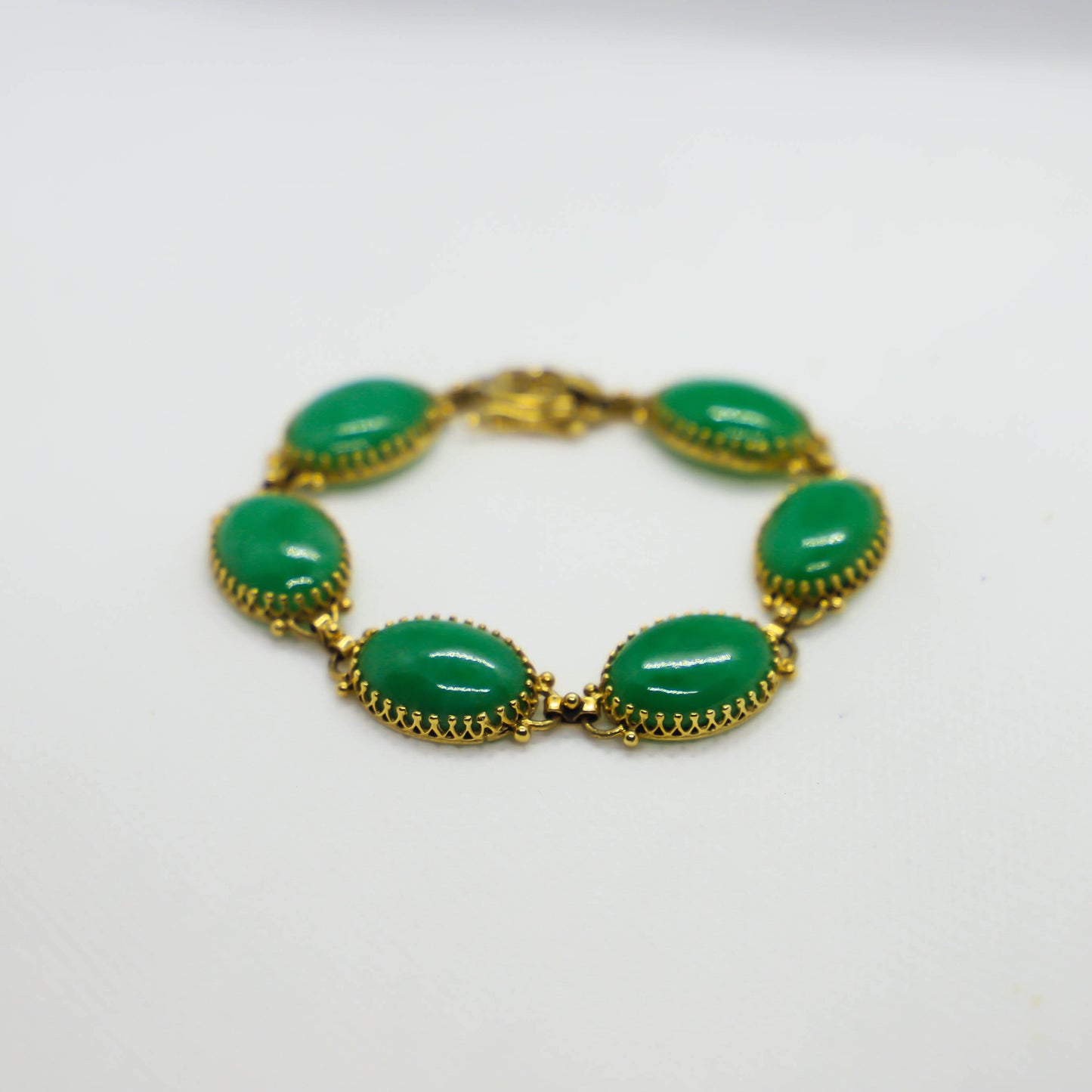 Yellow gold jadeite bracelet