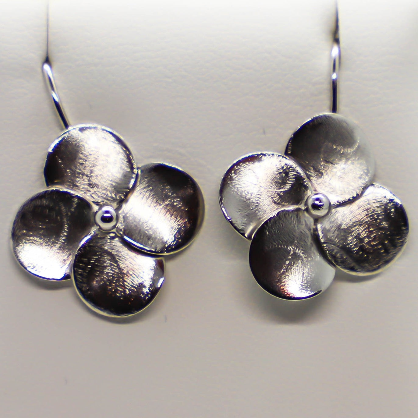 Brushed flower earrings