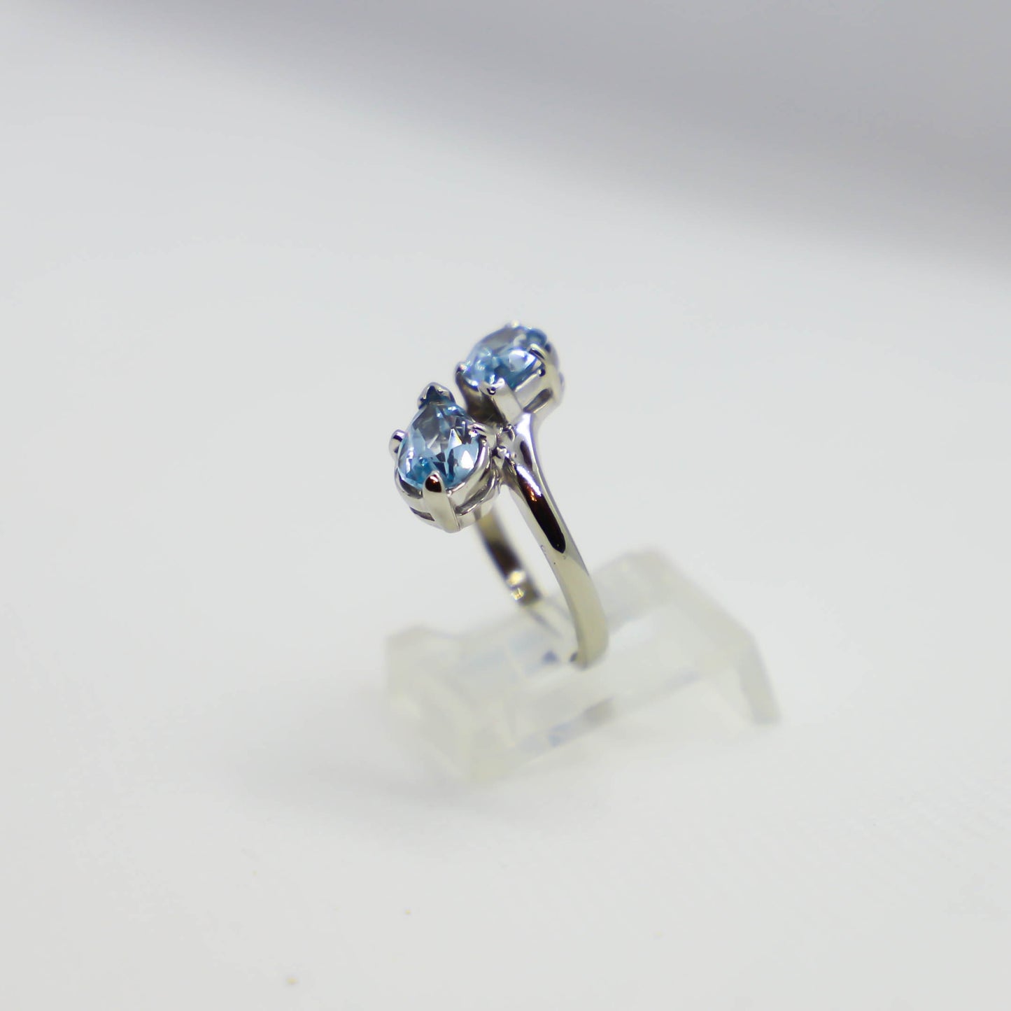 White gold, pear shaped blue topaz ring