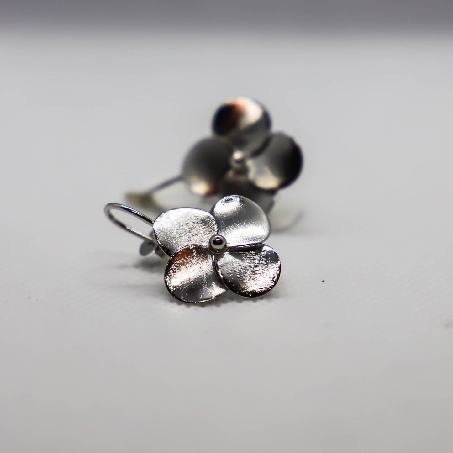 Brushed flower earrings