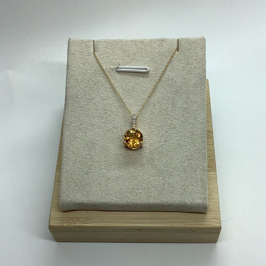 14 kt yellow gold citrine pendant necklace