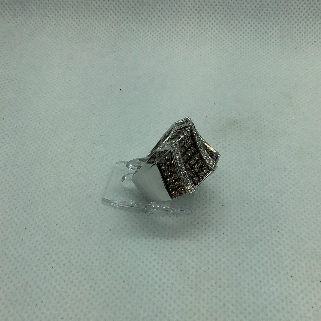 White and chocolate Diamond ring