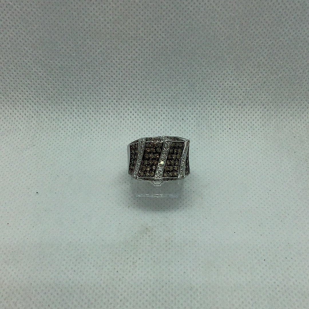 White and chocolate Diamond ring