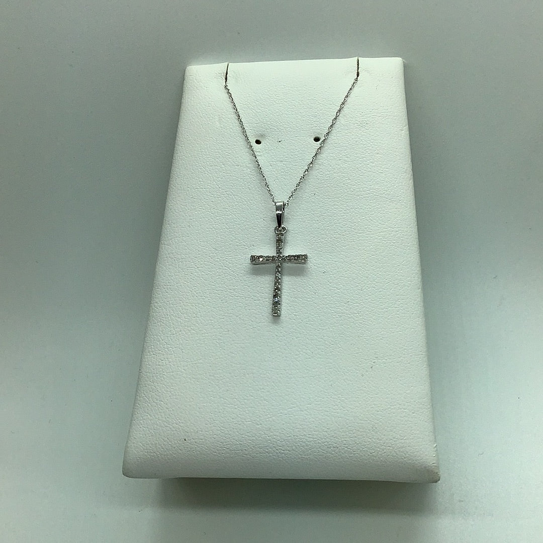 10 kt white gold diamond cross necklace