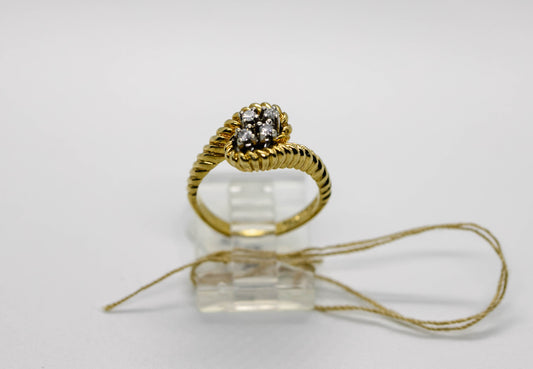 Gold rope design diamond ring