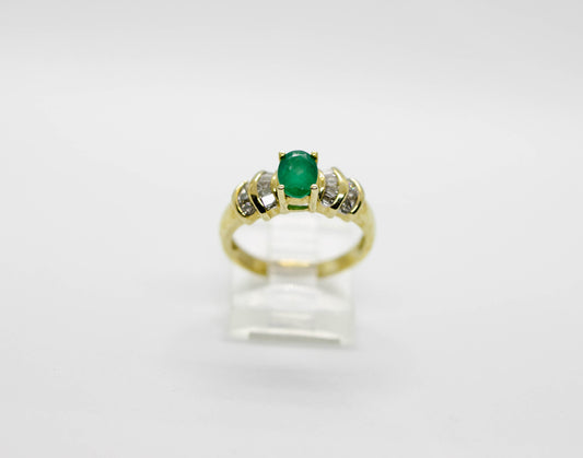 Emerald and diamond ring