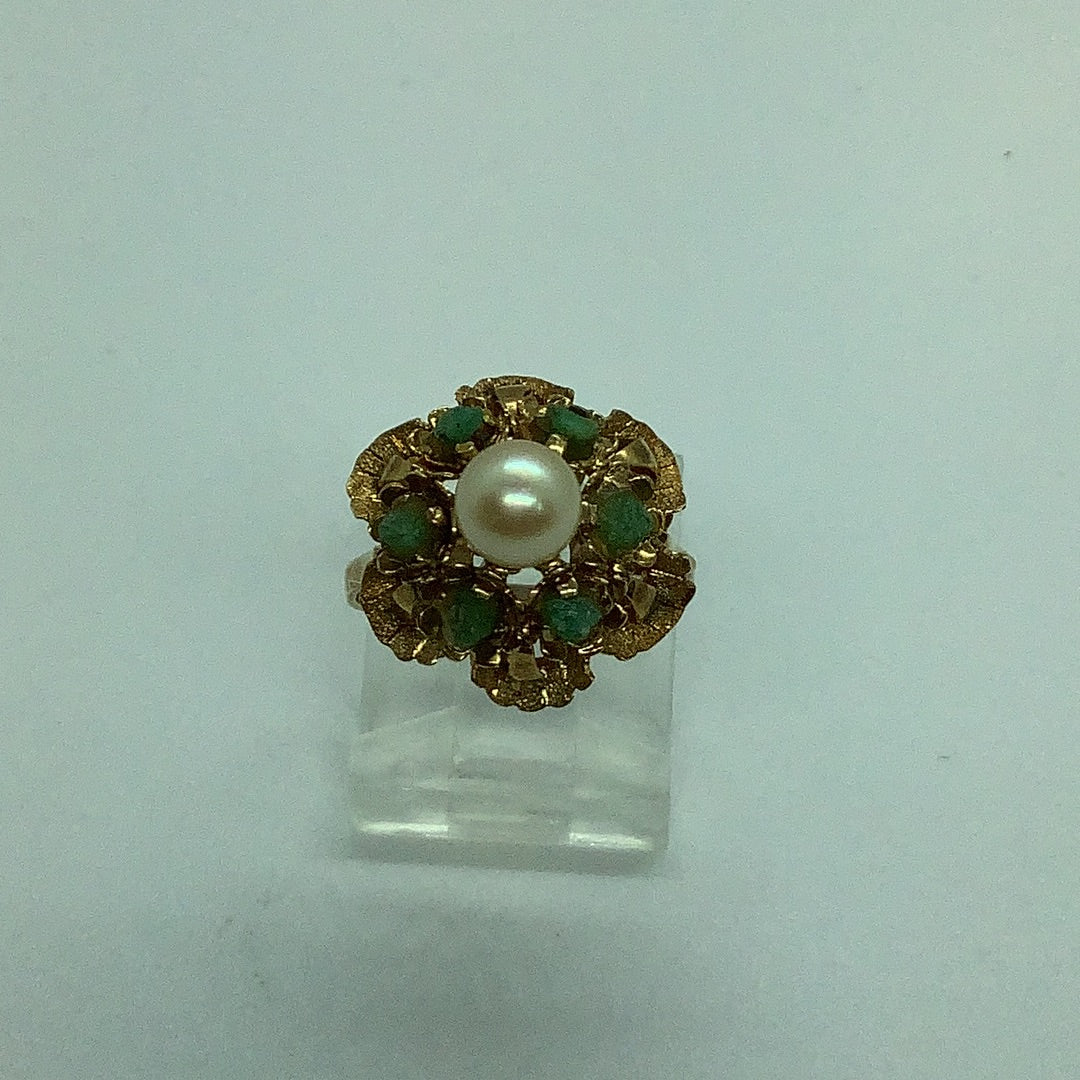 Pearl and emerald ring