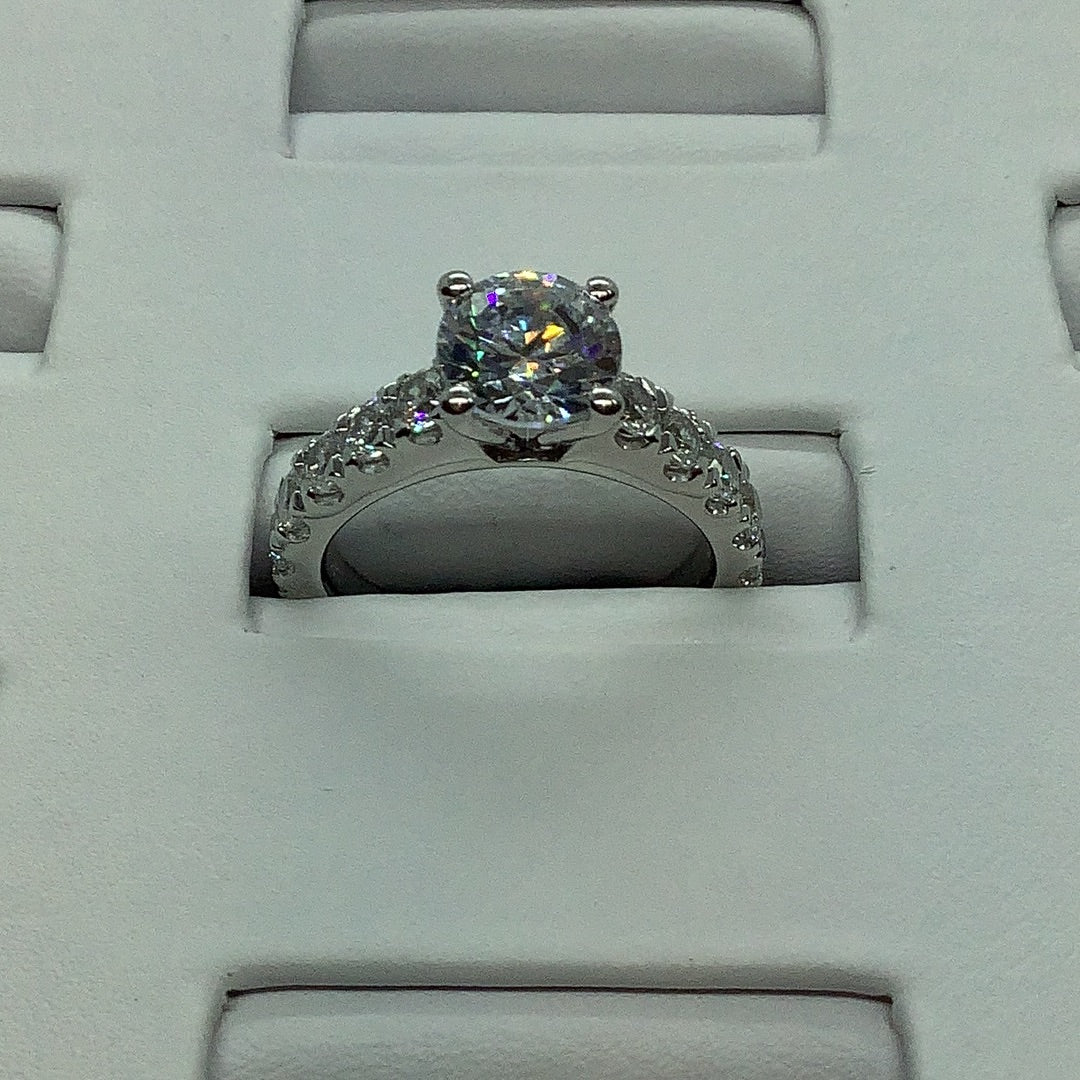 Diamond engagement ring setting