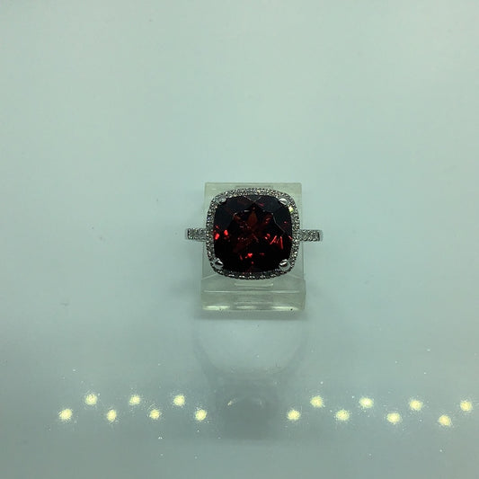 Garnet and diamond ring